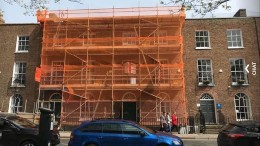 parker scaffold scaffolding busy street